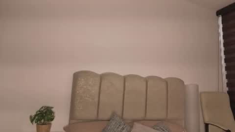Snapshot of evaa_jonness chatting on June 20, 2026, 12:19 pm evaa_jonness online show from June 20, 2026, 12:19 pm