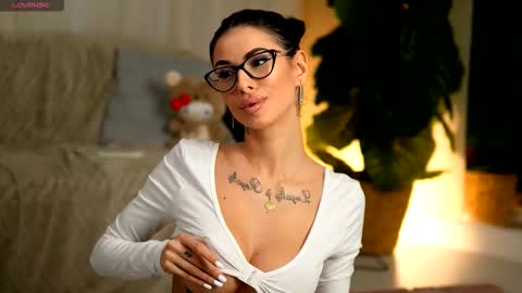 Snapshot of evaamanti chatting on January 6, 2026, 5:11 am Eva online show from January 6, 2026, 5:11 am