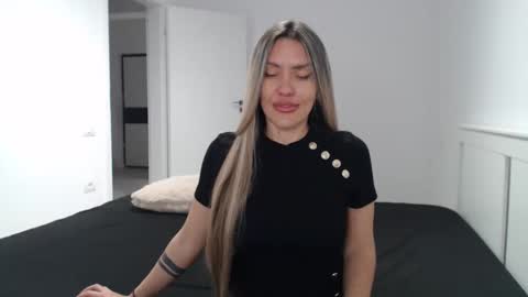 Snapshot of evabomb chatting on January 29, 2025, 9:17 pm EvaBomb online show from January 29, 2025, 9:17 pm