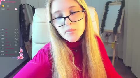 Snapshot of evacadooo chatting on December 21, 2024, 5:47 am Eva online show from December 21, 2024, 5:47 am