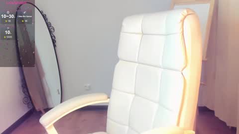 Snapshot of evacadooo chatting on January 11, 2025, 5:41 am Eva online show from January 11, 2025, 5:41 am