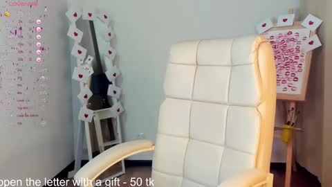 Snapshot of evacadooo chatting on February 13, 2025, 5:48 am Eva online show from February 13, 2025, 5:48 am