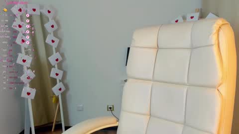 Snapshot of evacadooo chatting on February 23, 2025, 5:56 am Eva online show from February 23, 2025, 5:56 am