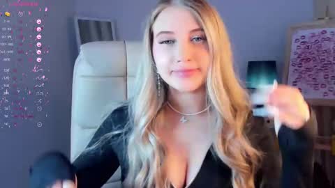 Snapshot of evacadooo chatting on February 25, 2025, 2:36 am Eva online show from February 25, 2025, 2:36 am