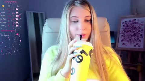 Snapshot of evacadooo chatting on March 1, 2025, 5:52 am Eva online show from March 1, 2025, 5:52 am