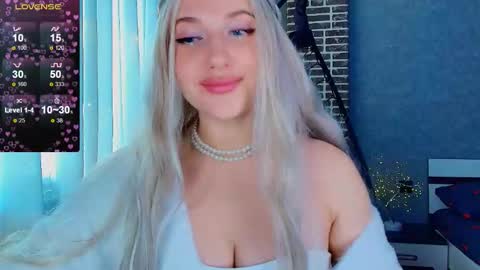 Snapshot of evacadooo chatting on November 1, 2025, 7:43 am Eva online show from November 1, 2025, 7:43 am