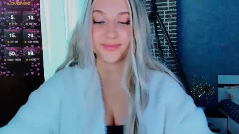 Snapshot of evacadooo chatting on November 6, 2025, 6:58 am Eva online show from November 6, 2025, 6:58 am