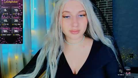 Snapshot of evacadooo chatting on November 12, 2025, 5:19 am Eva online show from November 12, 2025, 5:19 am