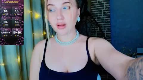 Snapshot of evacadooo chatting on November 22, 2025, 12:04 pm Eva online show from November 22, 2025, 12:04 pm