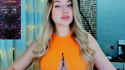 Snapshot of evacadooo chatting on November 23, 2025, 2:22 am Eva online show from November 23, 2025, 2:22 am