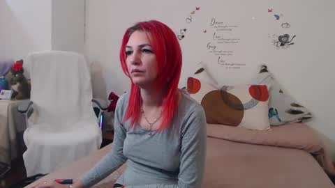 Snapshot of evadesireone chatting on December 6, 2024, 10:27 am EvadesireONE online show from December 6, 2024, 10:27 am