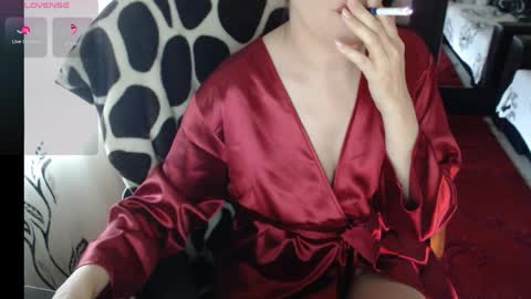 Snapshot of evadream1 chatting on April 9, 2026, 10:42 am EVADREAM online show from April 9, 2026, 10:42 am