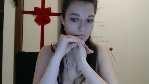 Snapshot of evaeldis chatting on December 18, 2025, 3:07 pm Eva online show from December 18, 2025, 3:07 pm