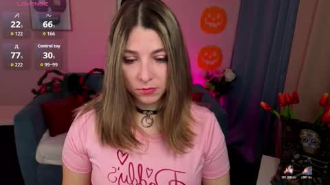 Snapshot of evafolverr chatting on November 5, 2025, 7:30 am Eva online show from November 5, 2025, 7:30 am