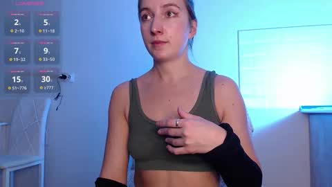 Snapshot of evahailey_ chatting on October 21, 2025, 2:56 am Eva online show from October 21, 2025, 2:56 am