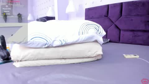 Snapshot of evahalston chatting on October 25, 2025, 12:51 am evahalston online show from October 25, 2025, 12:51 am