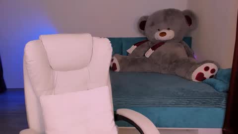 Eva online show from December 13, 2024, 1:37 am