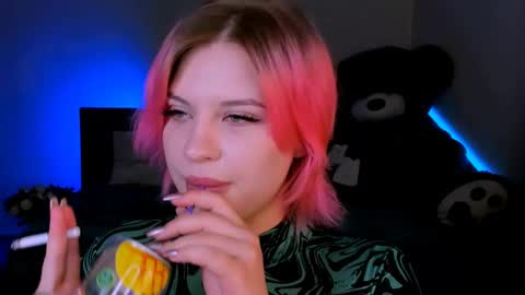 Eva online show from February 15, 2025, 11:25 pm