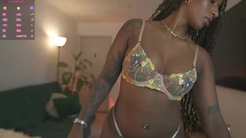 evajacksss_ online show from May 11, 2026, 8:17 pm