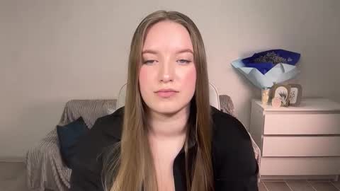 Snapshot of evajuly chatting on September 10, 2025, 8:53 pm Eva online show from September 10, 2025, 8:53 pm