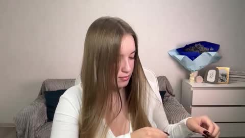 Snapshot of evajuly chatting on October 15, 2025, 6:52 pm Eva online show from October 15, 2025, 6:52 pm