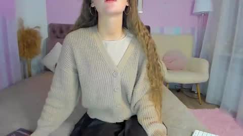 Eva online show from November 17, 2025, 4:07 am