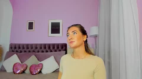 Eva online show from November 18, 2025, 5:34 am