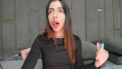 Snapshot of evalims chatting on November 28, 2025, 3:36 pm EVA online show from November 28, 2025, 3:36 pm