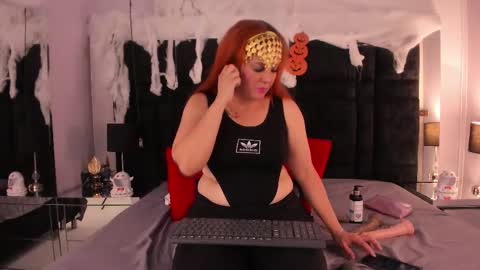 Snapshot of evamilfxxx chatting on October 18, 2025, 1:01 pm Eva online show from October 18, 2025, 1:01 pm