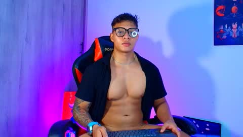 EVAN GREY online show from November 4, 2025, 6:45 am