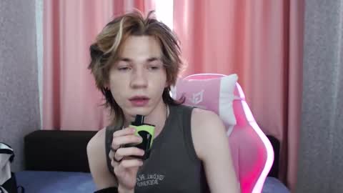 evan_reinhart online show from September 26, 2025, 8:40 am