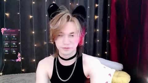 evan_reinhart online show from November 8, 2025, 12:44 am