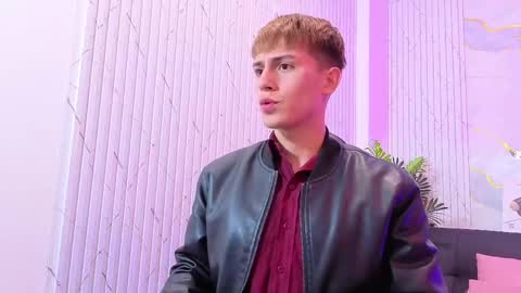 evan_tay online show from May 5, 2026, 3:03 am