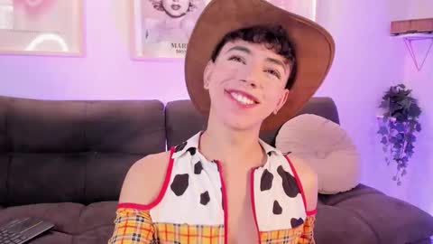 Snapshot of evan_voss chatting on November 14, 2025, 3:22 pm Evan voss help me get 200 likesindependent model online show from November 14, 2025, 3:22 pm