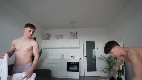 Snapshot of evan_white_ chatting on May 31, 2026, 9:05 am evan_white_ online show from May 31, 2026, 9:05 am