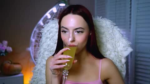 Snapshot of evanellson chatting on November 2, 2025, 10:17 am Eva online show from November 2, 2025, 10:17 am