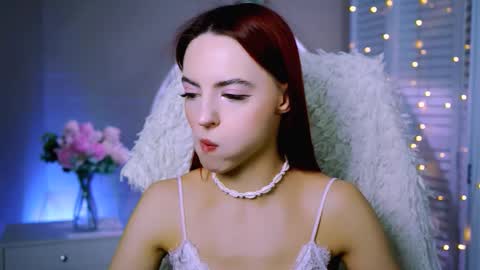 Snapshot of evanellson chatting on November 19, 2025, 8:25 am Eva online show from November 19, 2025, 8:25 am