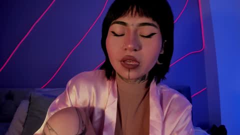 Snapshot of evangeline_bell chatting on December 23, 2024, 3:12 pm Eva online show from December 23, 2024, 3:12 pm