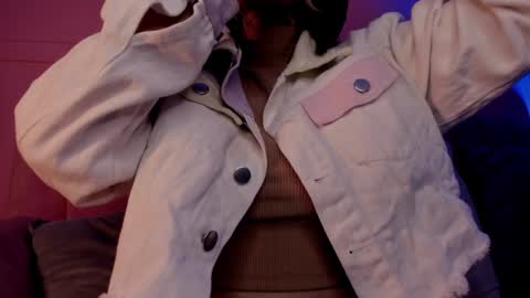 Snapshot of evangeline_bell chatting on February 5, 2025, 12:06 pm Eva online show from February 5, 2025, 12:06 pm