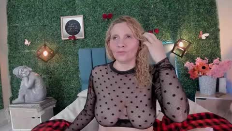  Evangelyne  online show from March 4, 2026, 7:53 pm