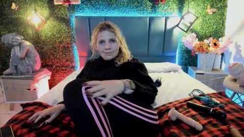  Evangelyne  online show from March 8, 2026, 2:04 am