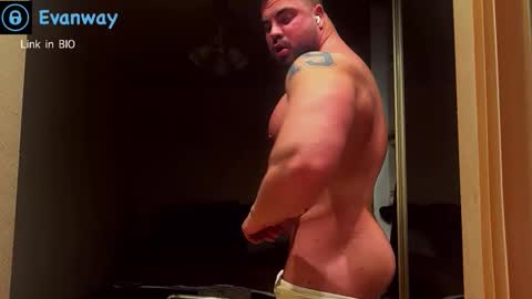 EvanHOTi online show from March 8, 2026, 8:45 pm