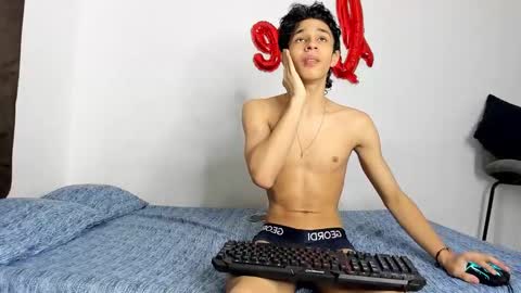 Snapshot of evans_collins24 chatting on November 27, 2025, 11:40 pm Evans collins24 online show from November 27, 2025, 11:40 pm