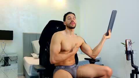 E V A N S online show from June 30, 2026, 12:22 am