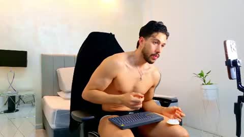 E V A N S online show from July 1, 2026, 1:07 am