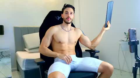 E V A N S online show from July 12, 2026, 1:29 am