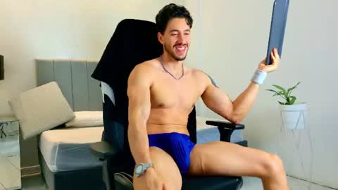 E V A N S online show from July 28, 2026, 1:01 am
