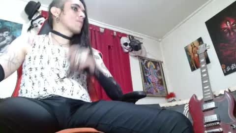 Snapshot of evans_xy chatting on June 1, 2026, 11:28 pm evans_xy online show from June 1, 2026, 11:28 pm