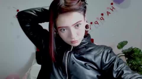 Evanssa lx online show from September 17, 2025, 6:53 pm