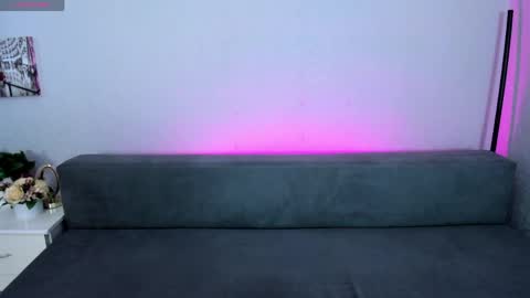 Snapshot of evarey_ chatting on April 12, 2026, 4:28 am Adelina online show from April 12, 2026, 4:28 am